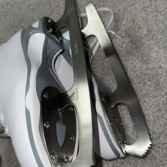 JACKSON Women's White and Pink Skates - Picture 4 of 4